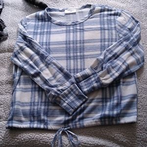 🌷3/$15🌷 Thread Times New York soft blue plaid fleece top